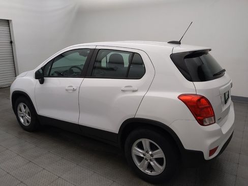 Used 2020 Chevrolet Trax LS w/ LPO, Cargo Package FWD image 3