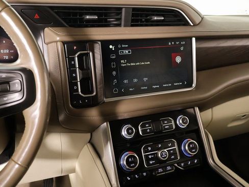 Used 2022 GMC Yukon XL Denali AWD/4WD image 5