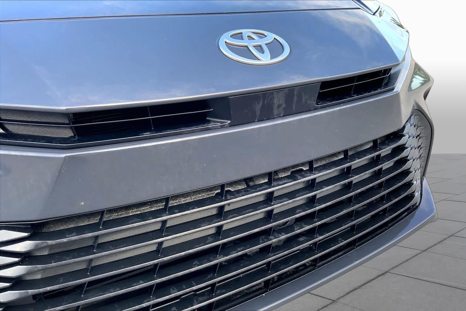 Used 2025 Toyota Camry LE FWD image 29