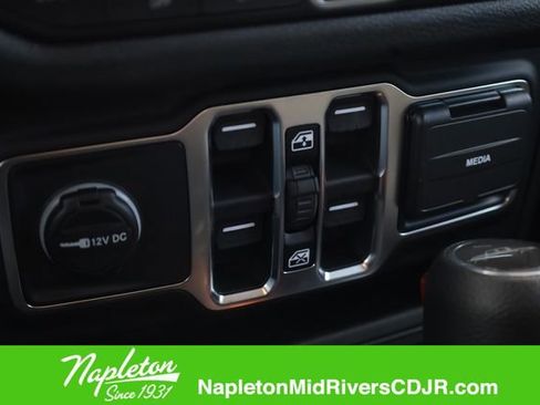 New 2026 Jeep Gladiator Sport AWD/4WD image 17