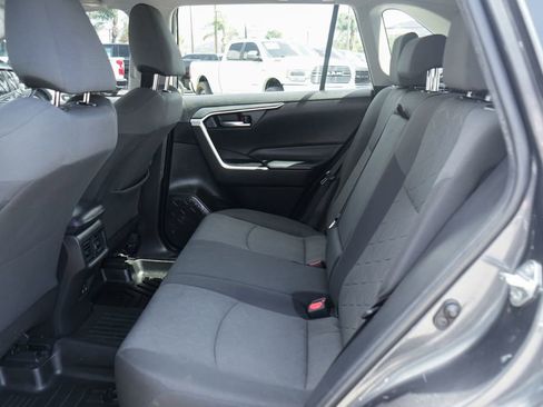 Used 2020 Toyota RAV4 XLE AWD/4WD image 32