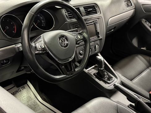 Used 2015 Volkswagen Jetta SE image 10