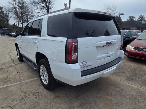 Used 2017 GMC Yukon SLT image 7