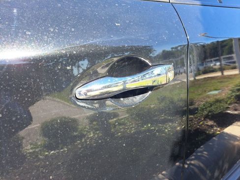 Used 2017 Nissan Pathfinder S image 7