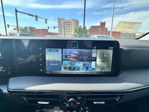 New 2025 Nissan Kicks SR image 15