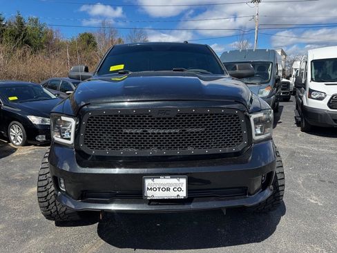 Used 2017 RAM 1500 Express w/ Black Ram 1500 Express Group AWD/4WD image 8