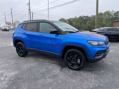 Used 2024 Jeep Compass Trailhawk AWD/4WD image 2