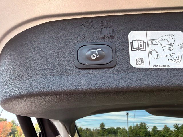 Used 2019 Ford Escape Titanium FWD image 10