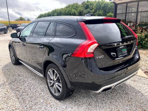 Used 2017 Volvo V60 T5 Cross Country w/ Convenience Package AWD/4WD image 7