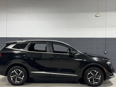 Used 2023 Kia Sportage LX AWD/4WD image 4
