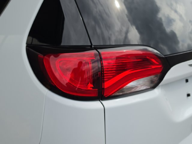 Used 2020 Chrysler Pacifica Touring-L Plus w/ Advanced Safetytec Group FWD image 10
