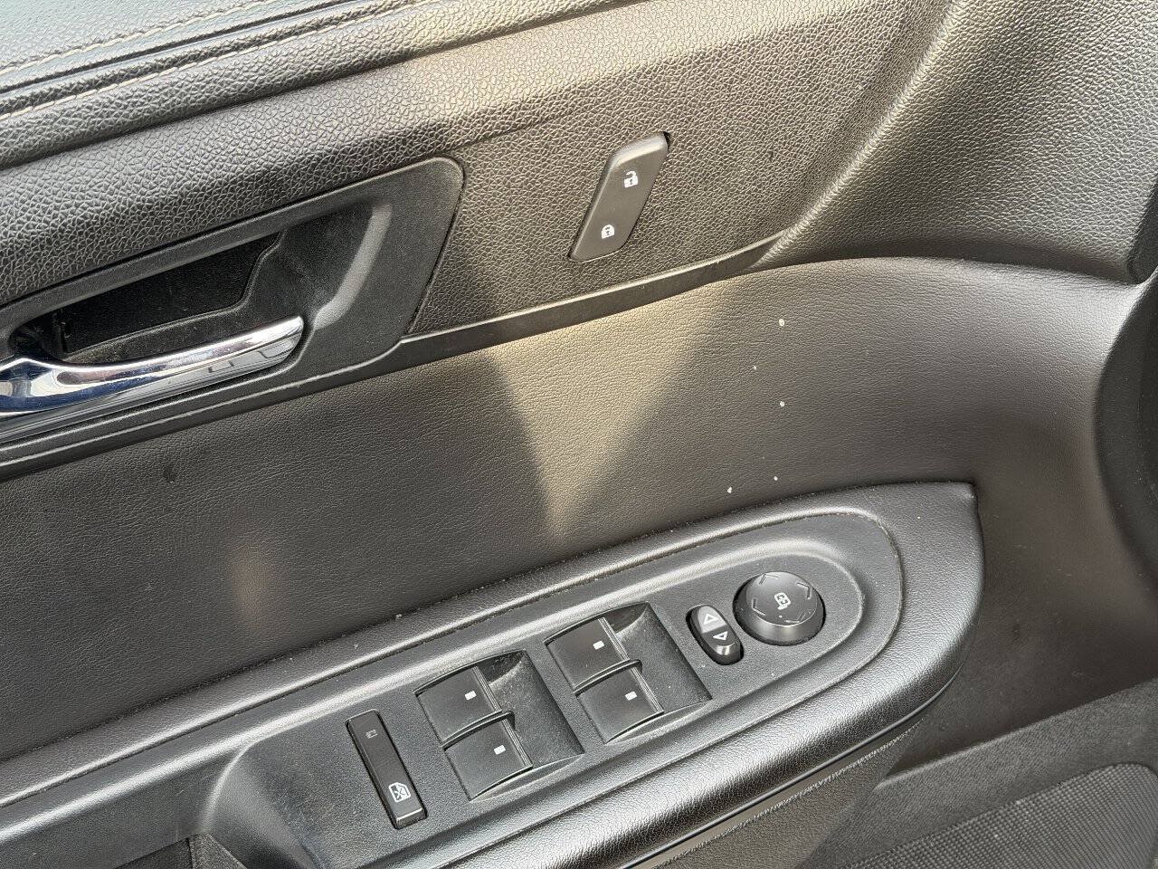 Used 2016 GMC Acadia SLE FWD image 18