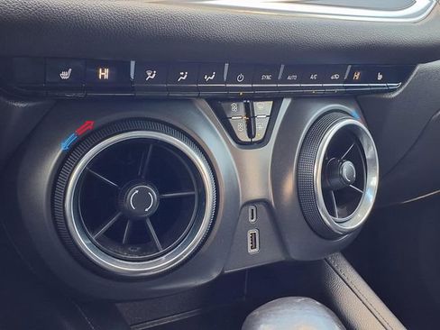 Used 2020 Chevrolet Blazer LT image 12