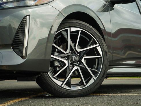 New 2025 Nissan Sentra SR w/ SR Premium Package image 6