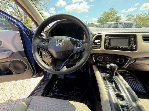 Used 2017 Honda HR-V LX image 15