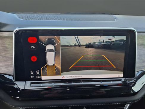 Used 2024 Volkswagen Atlas SEL Premium R-Line image 31