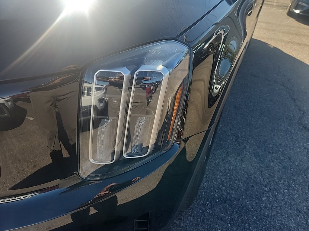 Certified 2024 Kia Telluride LX FWD image 5