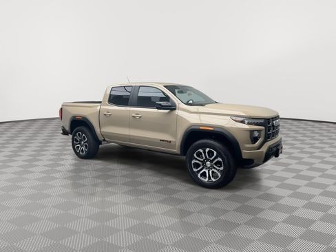 Used 2024 GMC Canyon AT4 w/ Technology Package image 42