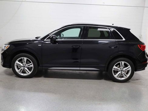 Used 2024 Audi Q3 2.0T Premium w/ Convenience Package image 2