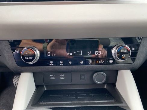 Used 2025 Mitsubishi Outlander SE image 31