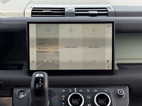 Used 2023 Land Rover Defender 110 75th Limited Edition image 3