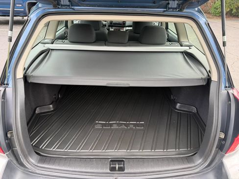 Used 2008 Subaru Outback 2.5i L.L. Bean AWD/4WD image 28