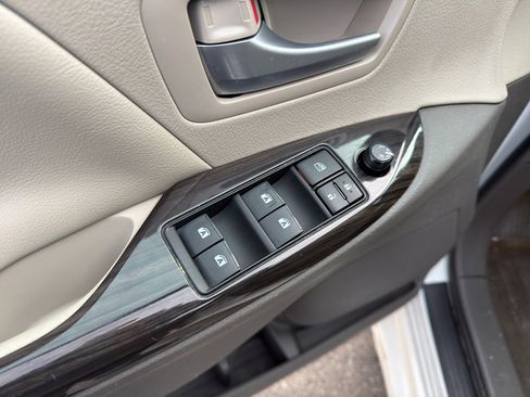 Used 2018 Toyota Sienna XLE w/ XLE Navigation Package image 8