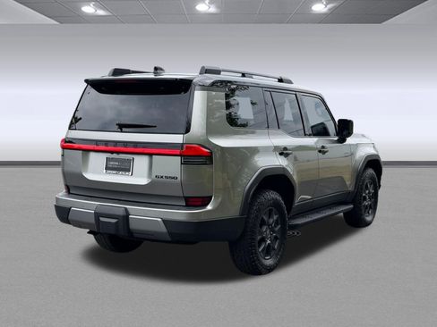 Used 2024 Lexus GX 550 AWD/4WD image 9