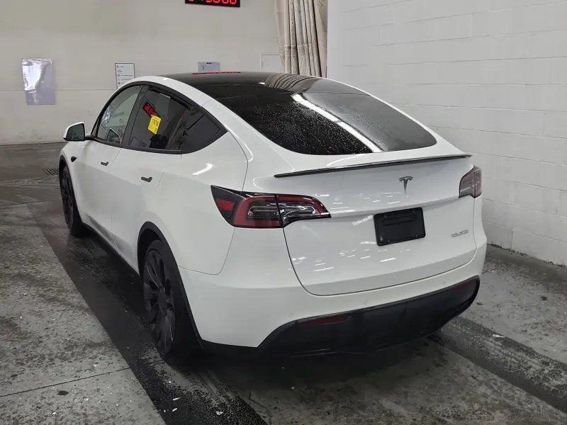 Used 2022 Tesla Model Y Performance AWD/4WD image 2