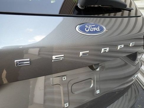 Used 2023 Ford Escape ST-Line w/ Tech Pack #1 AWD/4WD image 5