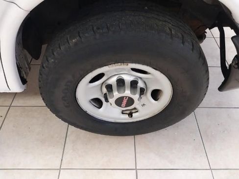 Used 2013 GMC Savana 2500 w/ Cold Climate Package image 11