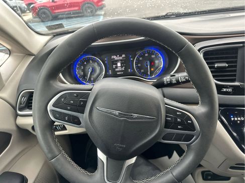 Used 2023 Chrysler Voyager LX image 22