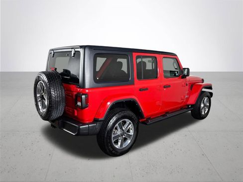 Used 2022 Jeep Wrangler Unlimited Sahara w/ Cold Weather Group image 6
