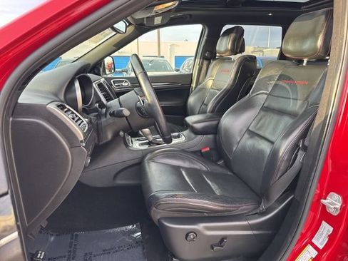 Used 2018 Jeep Grand Cherokee Trailhawk w/ Trailhawk Luxury Group image 12