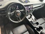Certified 2024 Porsche Macan image 4