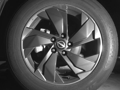 Used 2025 Nissan Rogue SV image 12