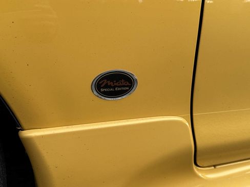 Used 2002 MAZDA MX-5 Miata SE image 31