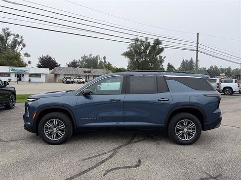 Used 2026 Chevrolet Traverse LT AWD/4WD image 3