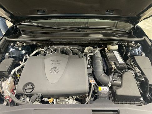 Used 2019 Toyota Camry XLE image 25