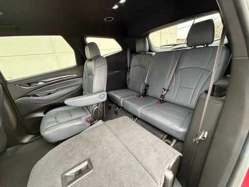 Used 2024 Buick Enclave Premium image 13