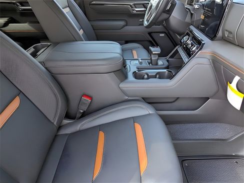 New 2025 GMC Sierra 1500 AT4 w/ Technology Package image 38