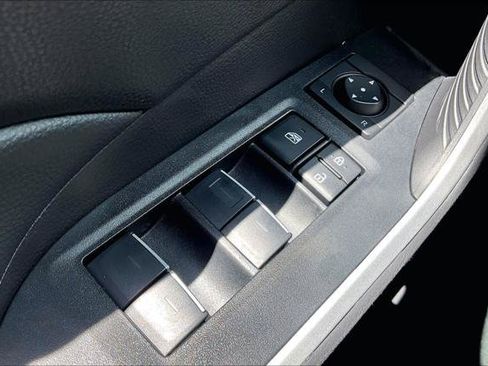 Certified 2025 Toyota RAV4 XLE w/ Convenience Package FWD image 34