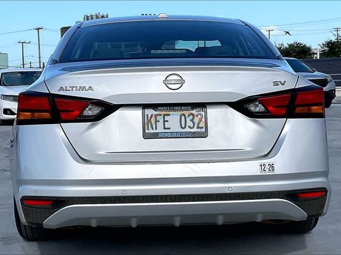 Used 2024 Nissan Altima 2.5 SV FWD image 5