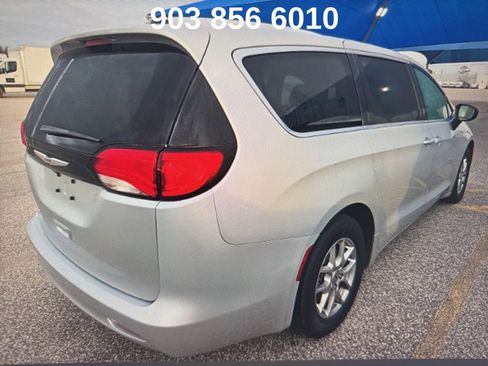 Used 2024 Chrysler Voyager LX image 2