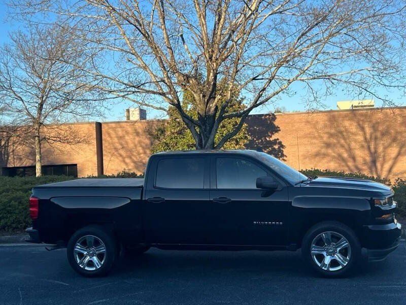 Used 2018 Chevrolet Silverado 1500 Custom w/ Custom Value Package RWD image 2