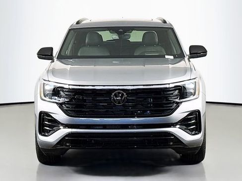 New 2026 Volkswagen Atlas Cross Sport SEL R-Line AWD/4WD image 2