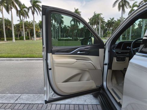 Used 2021 Cadillac Escalade ESV Premium Luxury w/ Performance Package RWD image 23