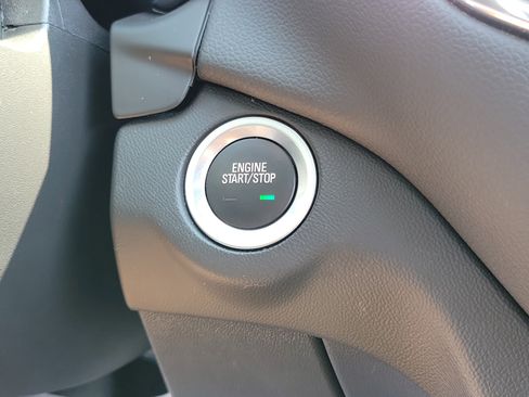 Used 2023 Chevrolet Equinox LT image 28