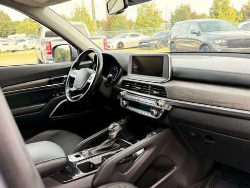 Used 2022 Kia Telluride EX w/ EX Premium Package FWD image 19