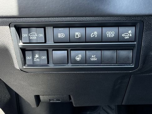 Used 2024 Toyota Sequoia Platinum AWD/4WD image 20